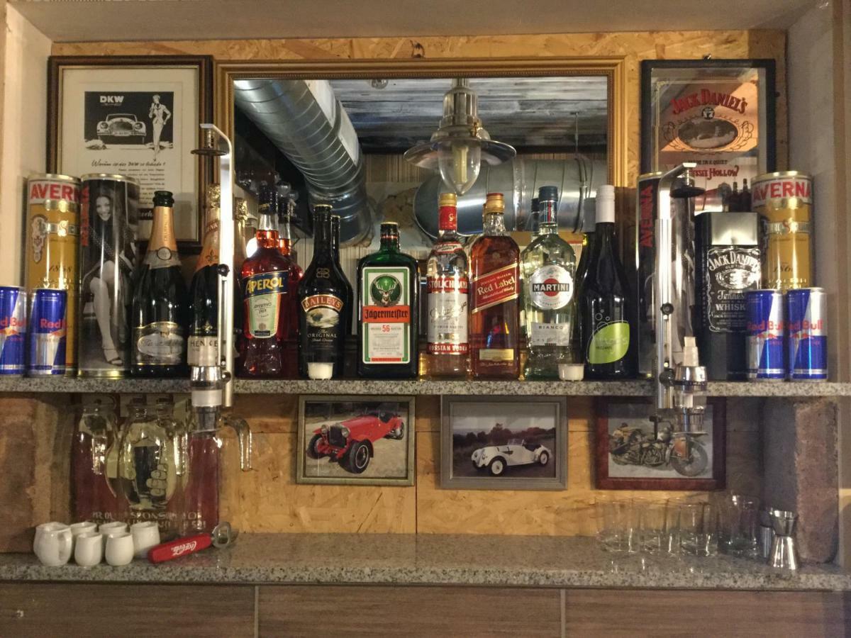 Old'S Car Zimmer & Apartment Vermietung フェルデン・アム・ヴェルターゼー エクステリア 写真
