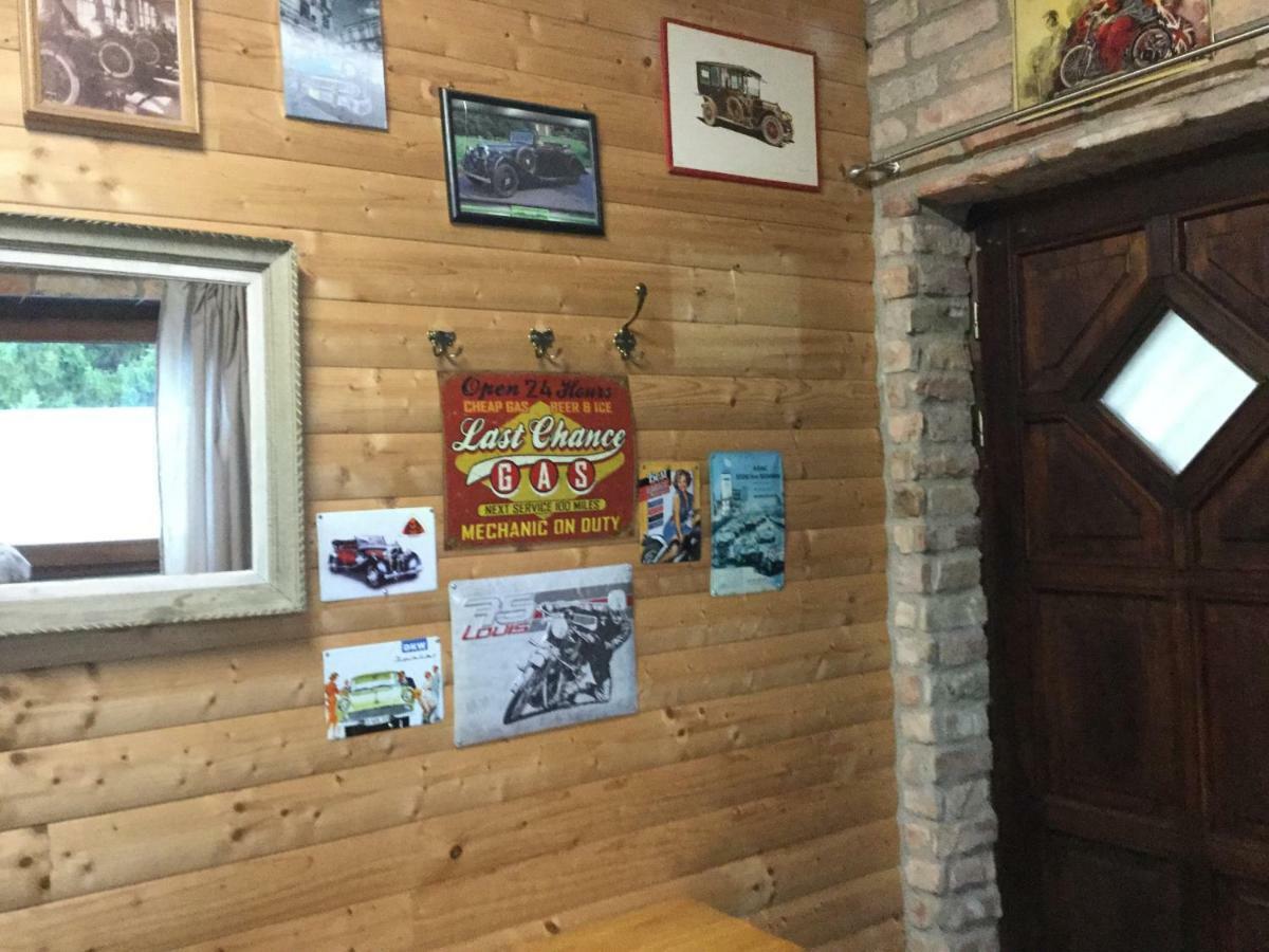 Old'S Car Zimmer & Apartment Vermietung フェルデン・アム・ヴェルターゼー エクステリア 写真