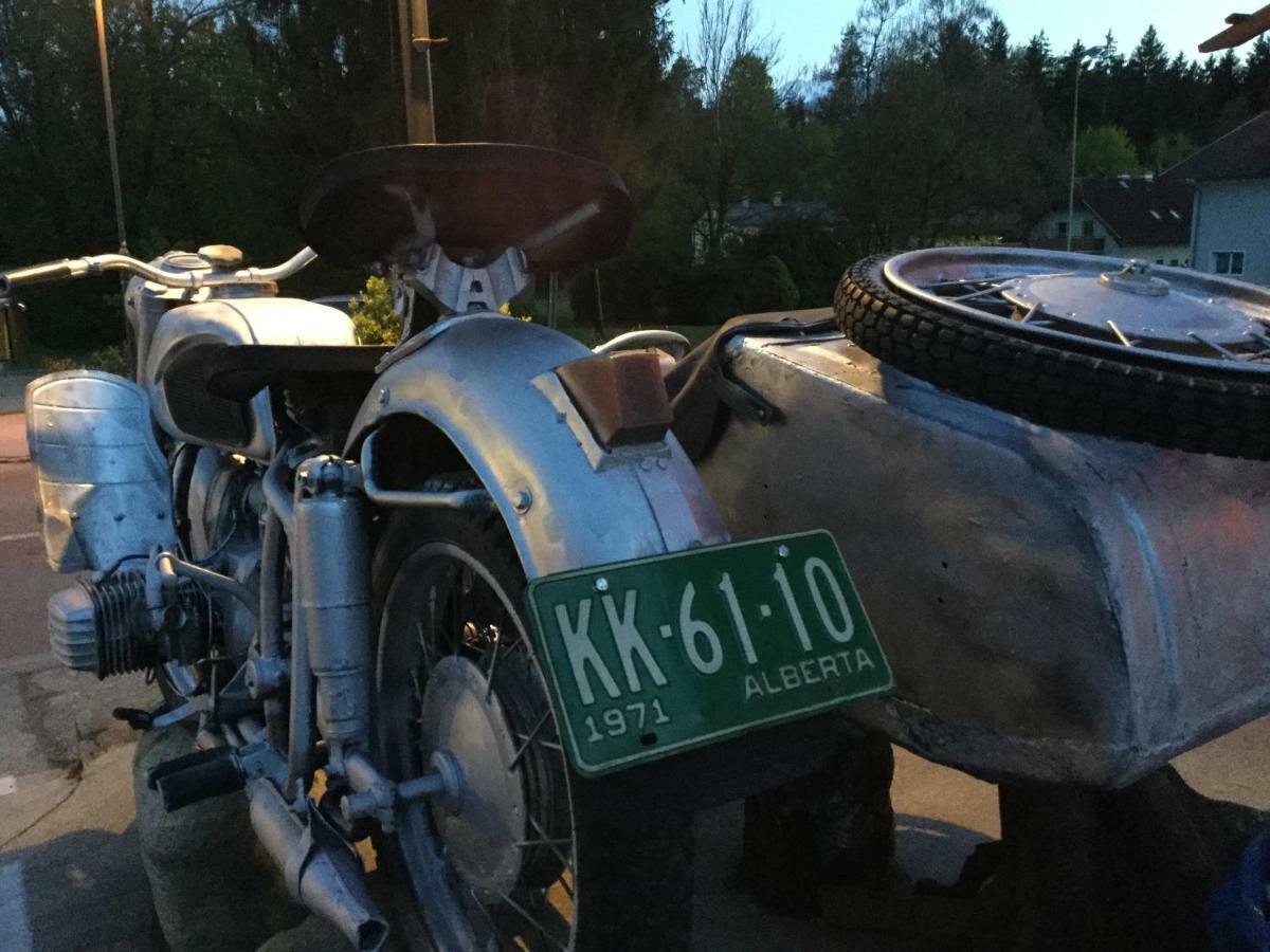 Old'S Car Zimmer & Apartment Vermietung フェルデン・アム・ヴェルターゼー エクステリア 写真