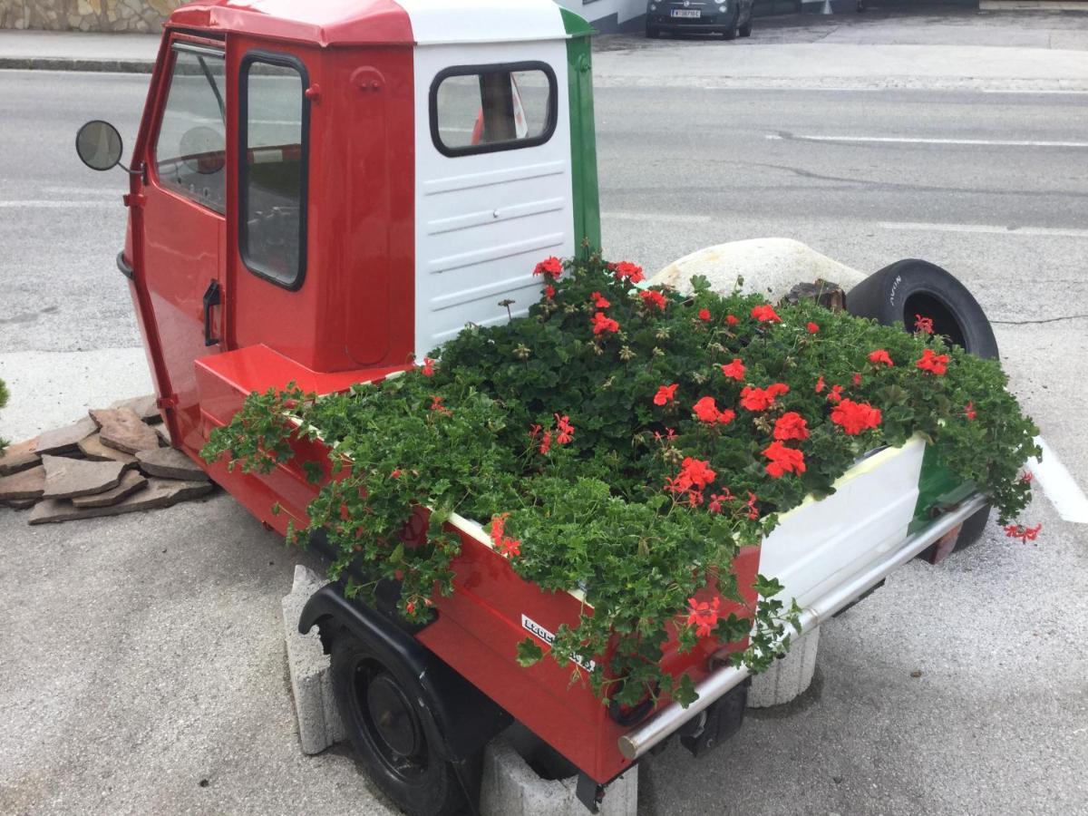 Old'S Car Zimmer & Apartment Vermietung フェルデン・アム・ヴェルターゼー エクステリア 写真